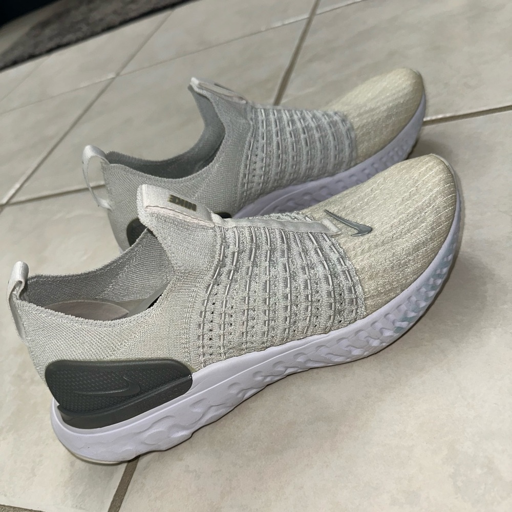 Women’s Nike Phantom Shoes